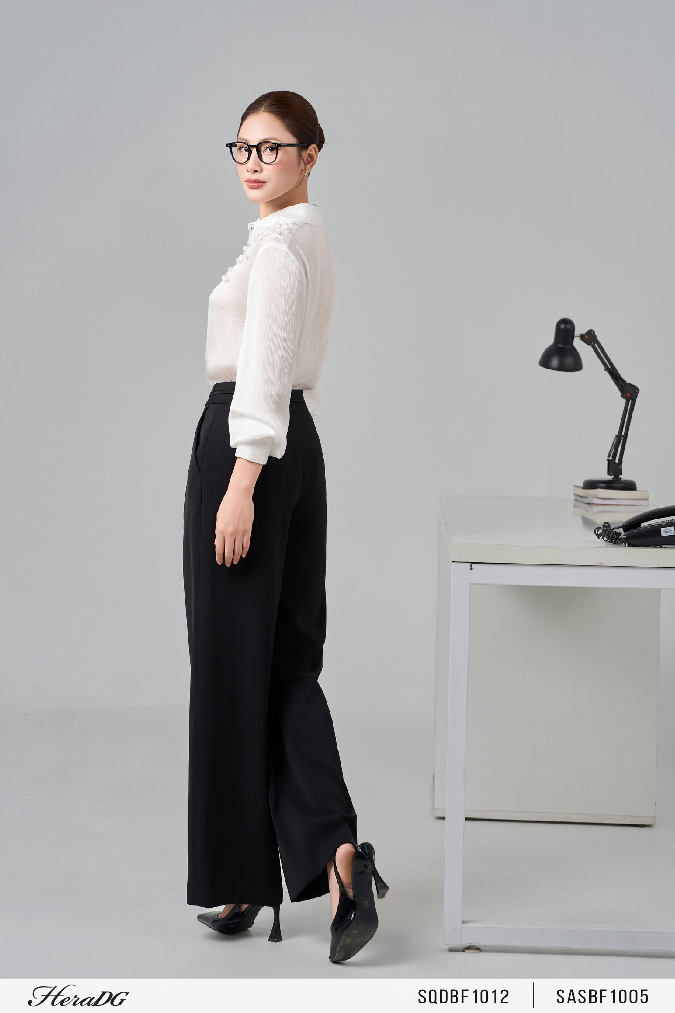 Ảnh của Quần suông cạp xếp ly